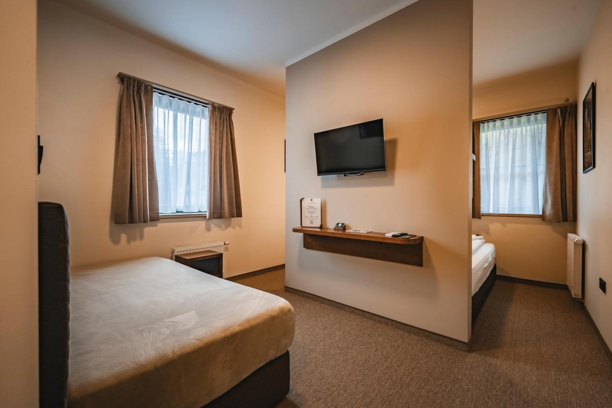 Guest House Ejga Jesenice Zewnętrze zdjęcie