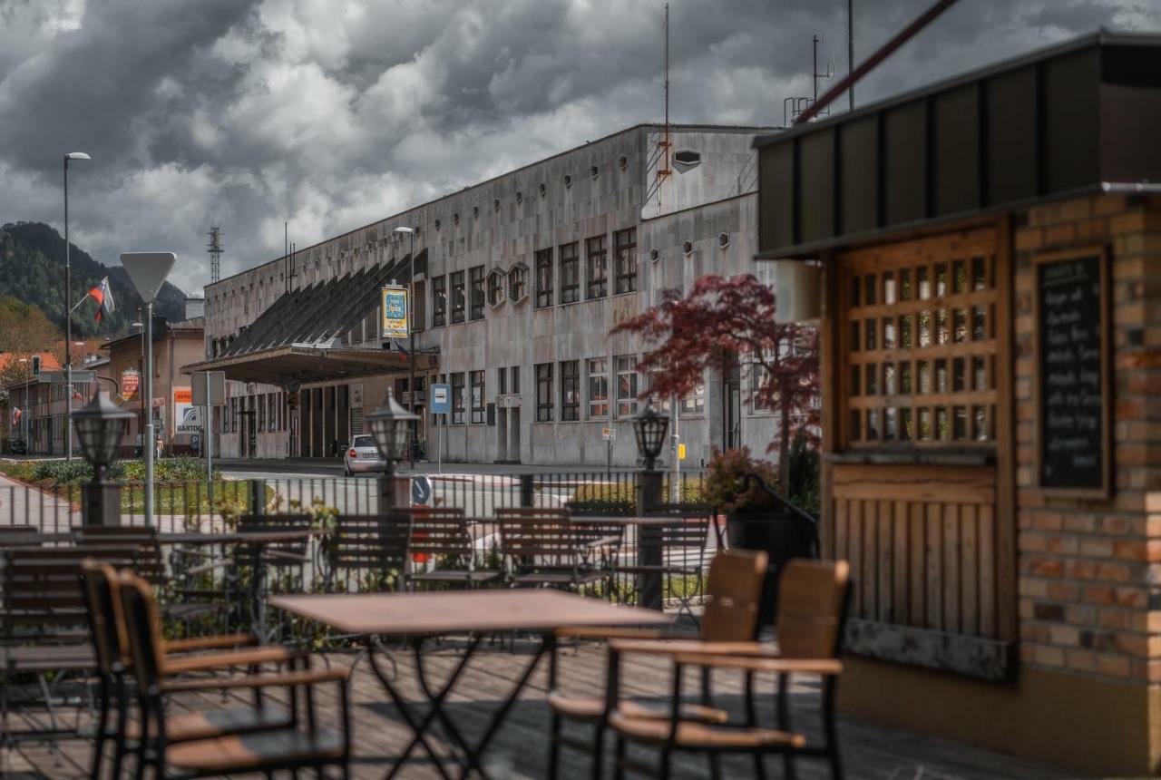 Guest House Ejga Jesenice Zewnętrze zdjęcie